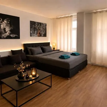 Elegantes In Top-lage Mit Terrasse Und Ebk Apartment Leipzig